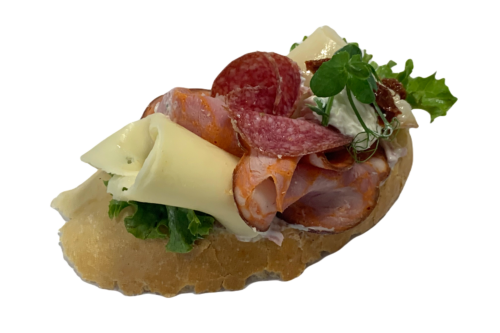 Chlebíček  salám Burgenland,uherák,sýr eidam,uzený,suš.rajče  135 g